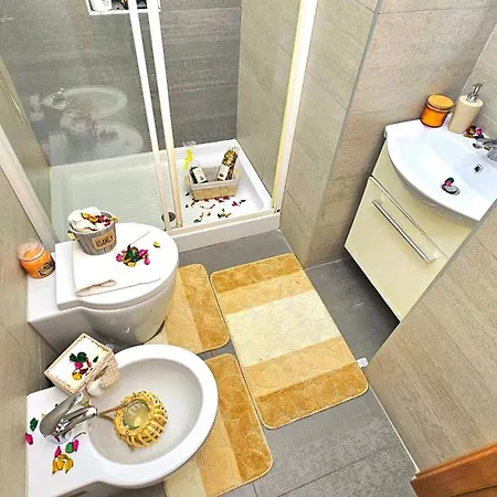 A Casa Simpatia Roma - Free Parking If You Book 4 Nights Bed & Breakfast Rome
