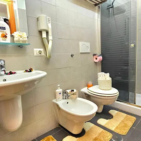 A Casa Simpatia Roma - Free Parking If You Book 4 Nights Bed & Breakfast