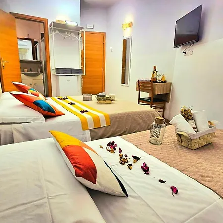 A Casa Simpatia Roma - Free Parking If You Book 4 Nights Bed & Breakfast *