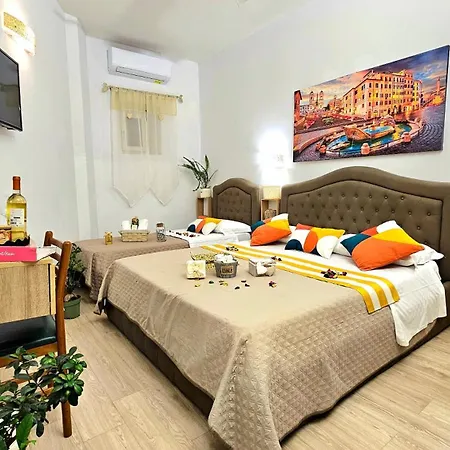 A Casa Simpatia Roma - Free Parking If You Book 4 Nights Bed & Breakfast Rome