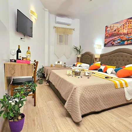 A Casa Simpatia Roma - Free Parking If You Book 4 Nights Rome