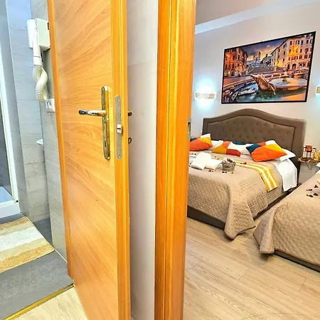 A Casa Simpatia Roma - Free Parking If You Book 4 Nights Frühstückspension *