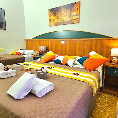 A Casa Simpatia Roma - Free Parking If You Book 4 Nights Frühstückspension