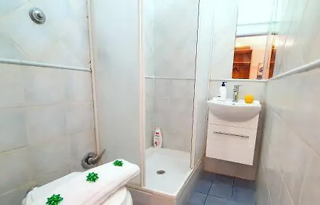 A Casa Simpatia Roma - Free Parking If You Book 4 Nights Frühstückspension *